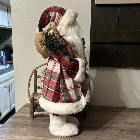 NWT WINTER WONDER LANE FAUX FUR PLAID SANTA WITH BOTTLE BRUSH TREE & BURLAP SACK - Picture 6 of 16